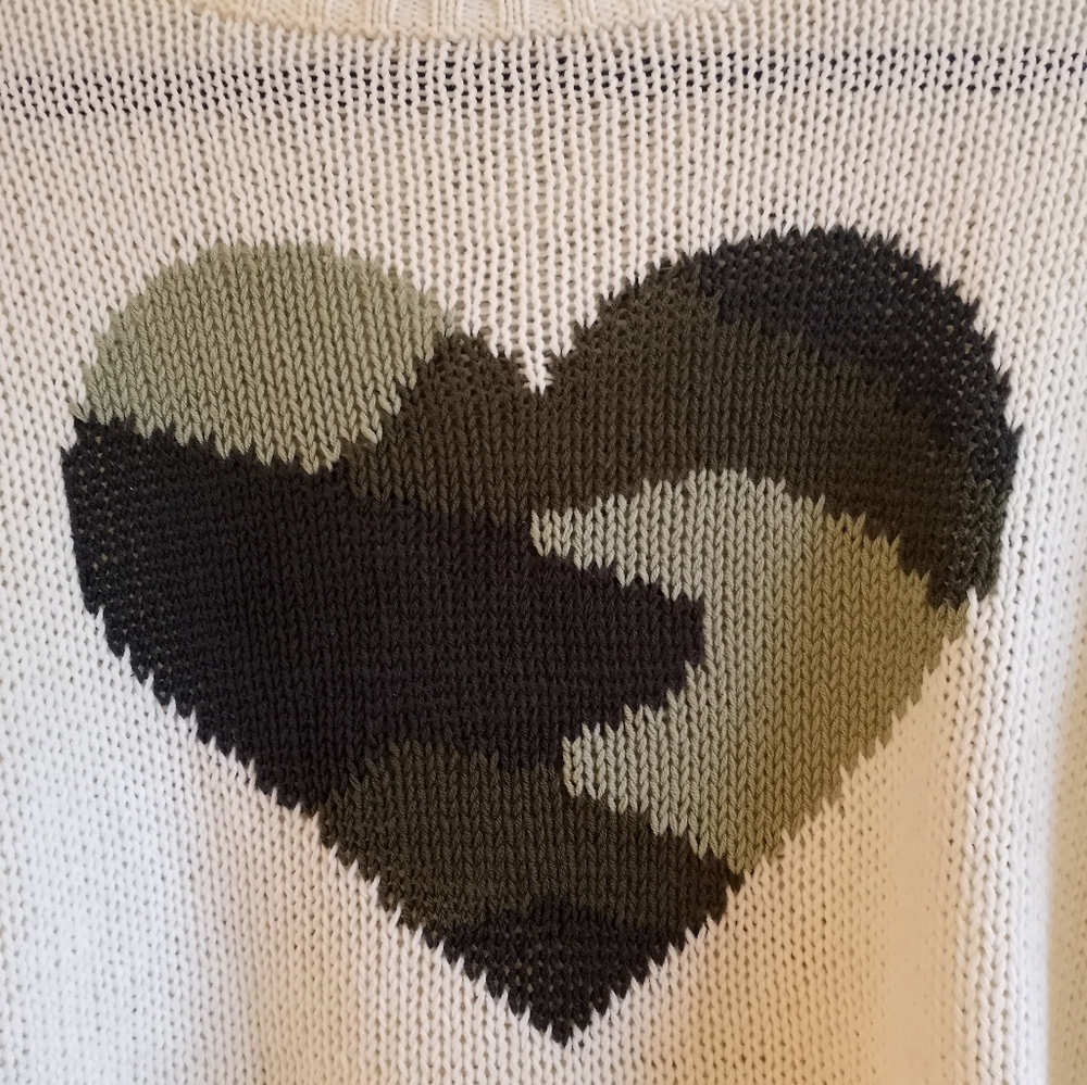 Wooden Ships Boho Casual  Green Camoflauge Heart Knit Crop Oversized Sweater - Picture 3 of 5